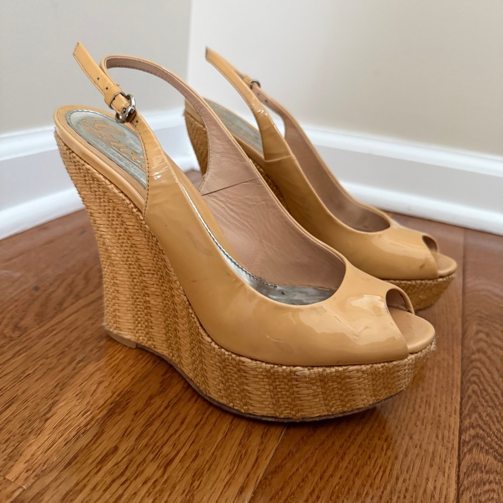 Gucci Nude Patent Leather Raffia Wedge Slingback Peep Toe Platform Sandals